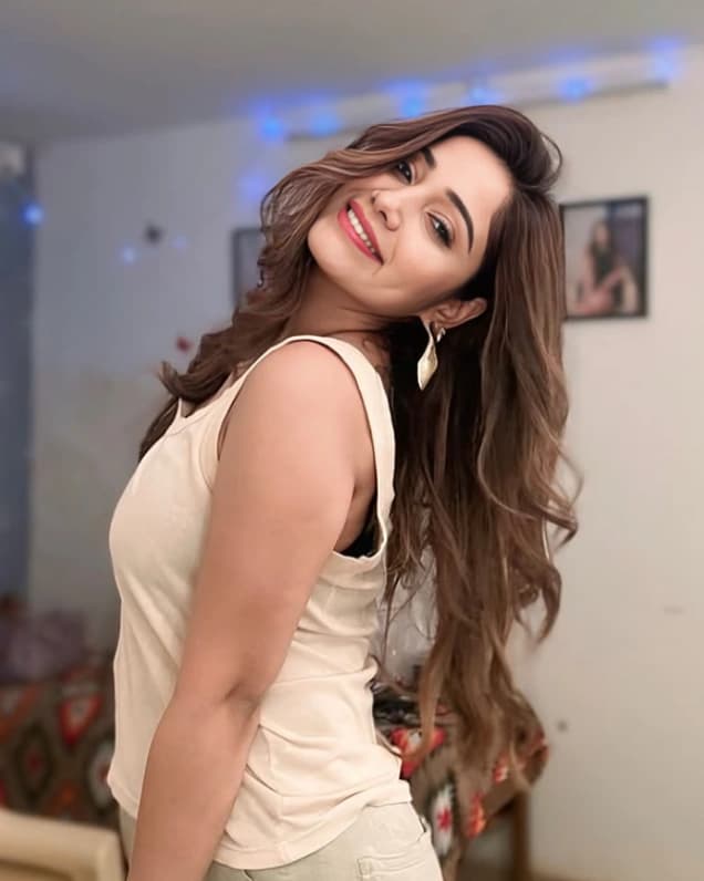 Featured image for Priya Mishra Nude Boobs Pressed and Exposed on Her App