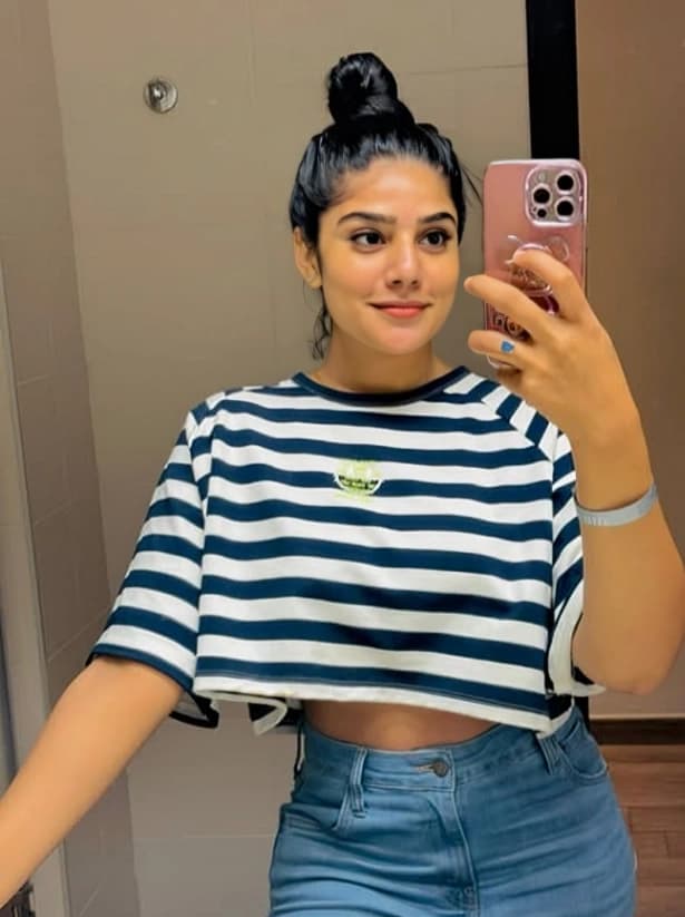 Featured image for Anushki Premachandra Hot Instagram Model Shows Off Big Tits and Shakes Her Big Ass