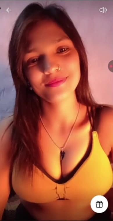 Featured image for Sizu Exposes Tits Pussy and Ass on 121 Tango Live with Face Revealed