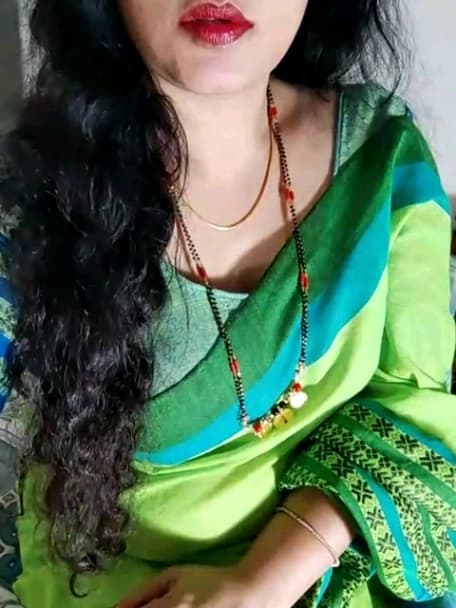 Featured image for Telugu Aunty 🥻 Sexy Teacher Flashes Her 👅 Huge Tits